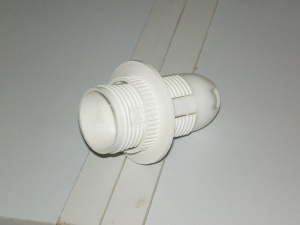 Патрон Е-14 карболит с приж.кольцом (бел) №04727