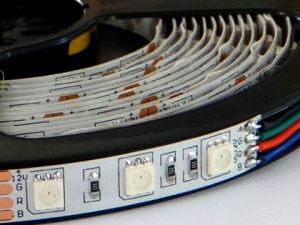 Лента св/д RGB 5050 (60LED) 12V 1м "бегущая волна" 6 каналов IP65 №06908